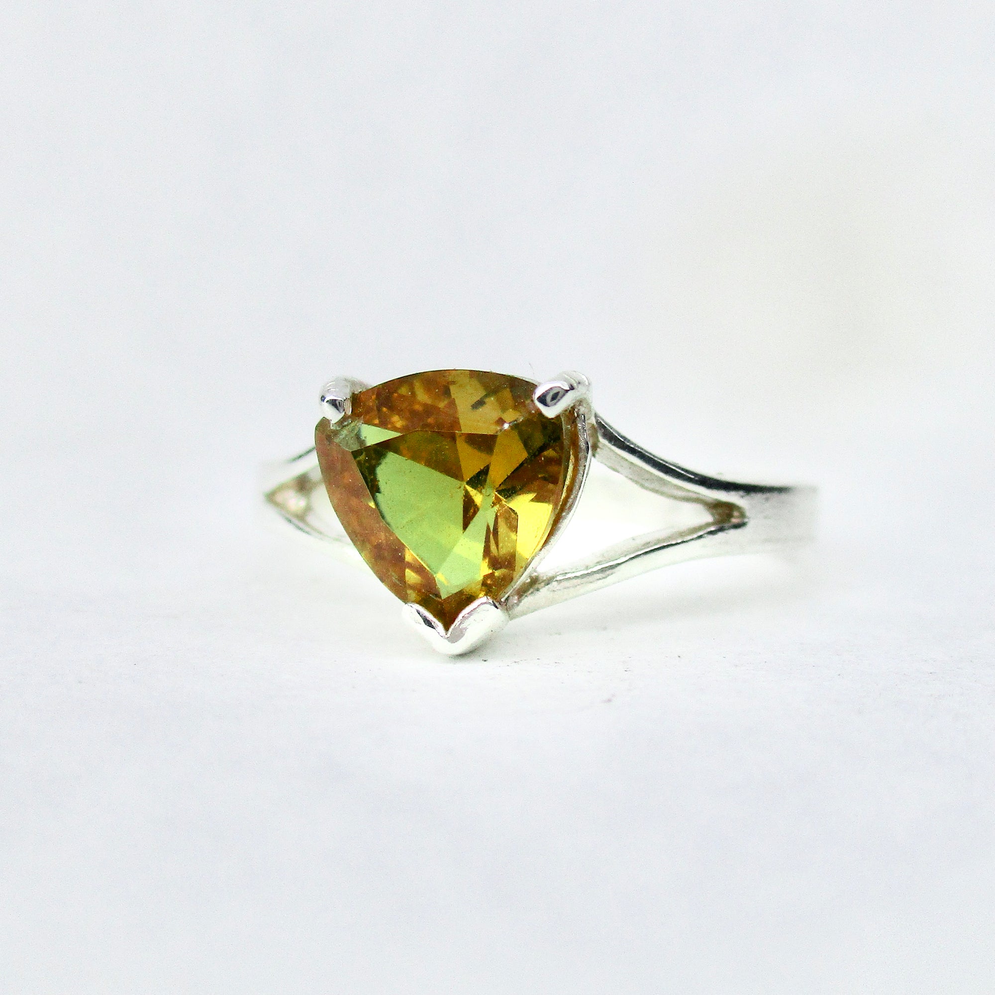 Colour Change Zultanite Ring