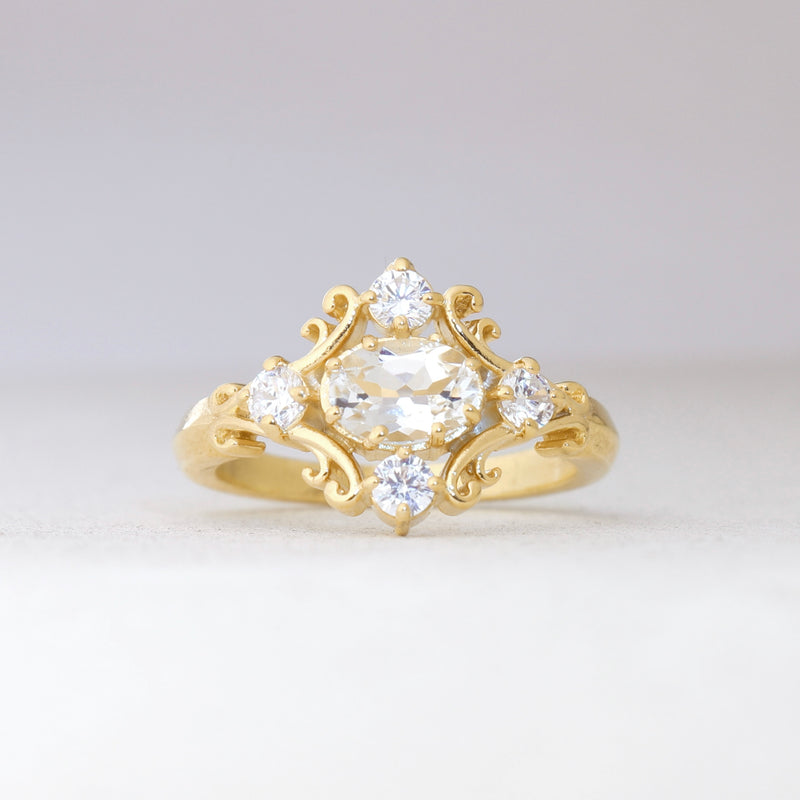 Dauphine Ring in Gold