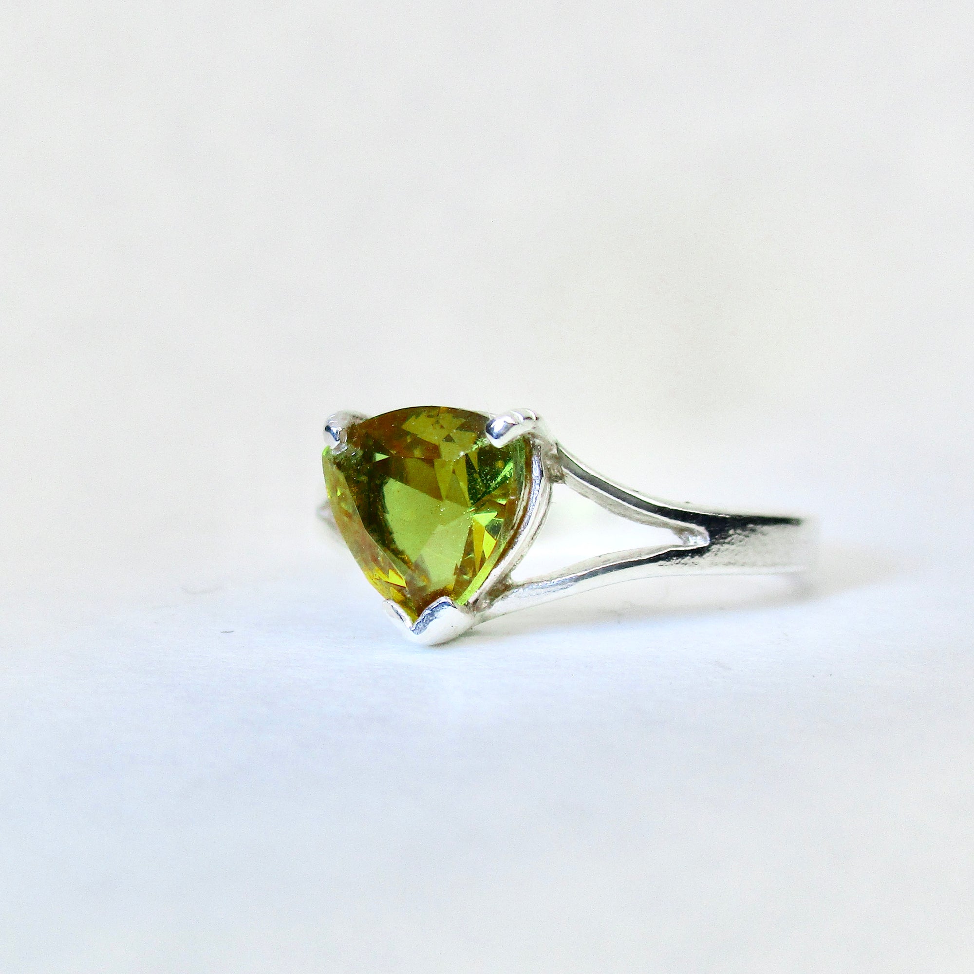 Colour Change Zultanite Ring