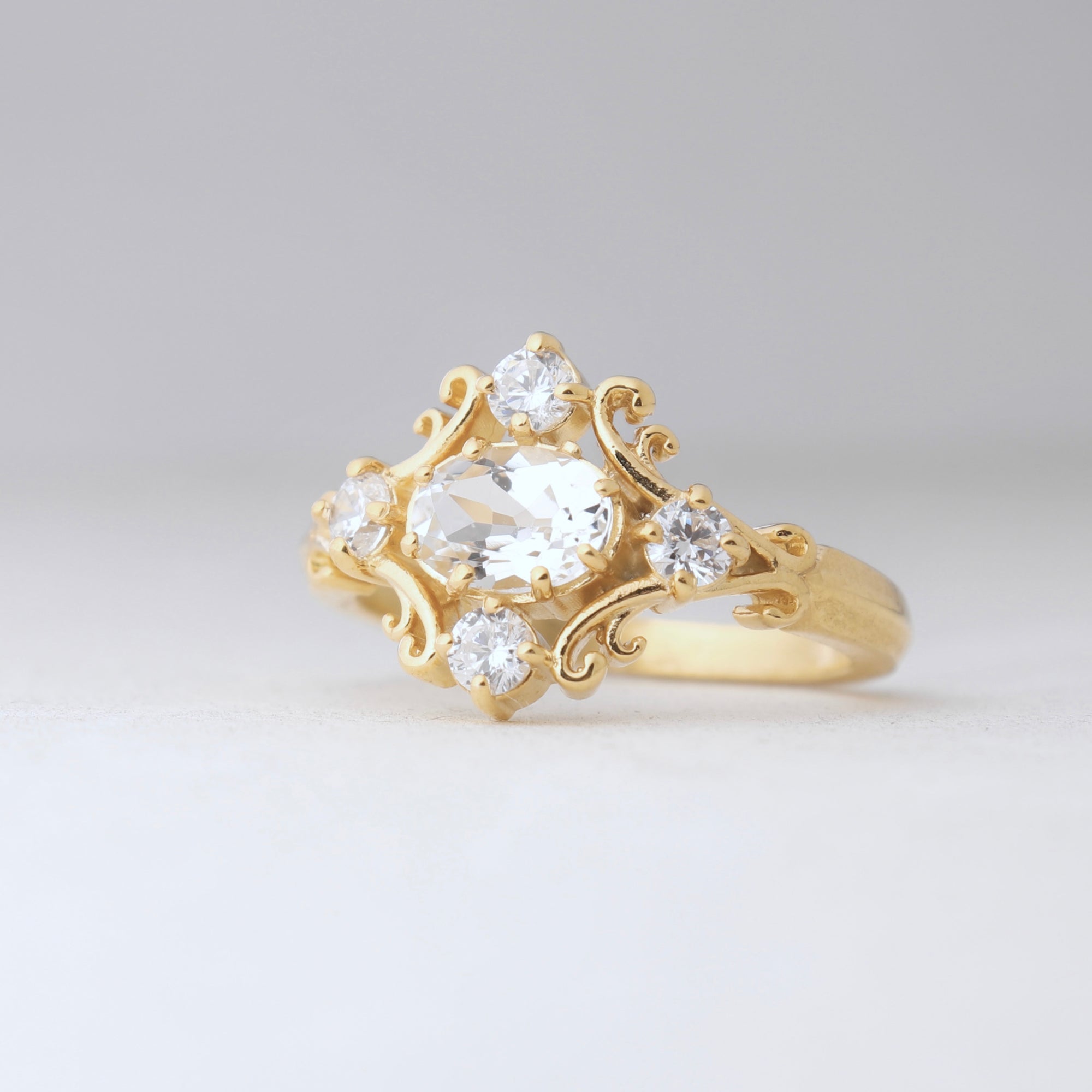 Dauphine Ring in Gold