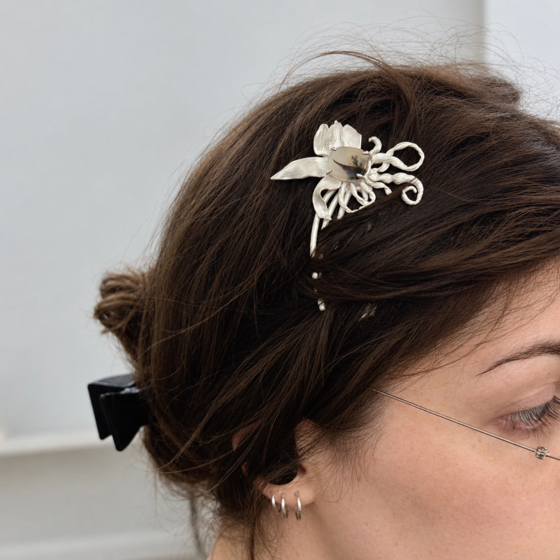 Rubrum Lily Modular Haircomb Pendant