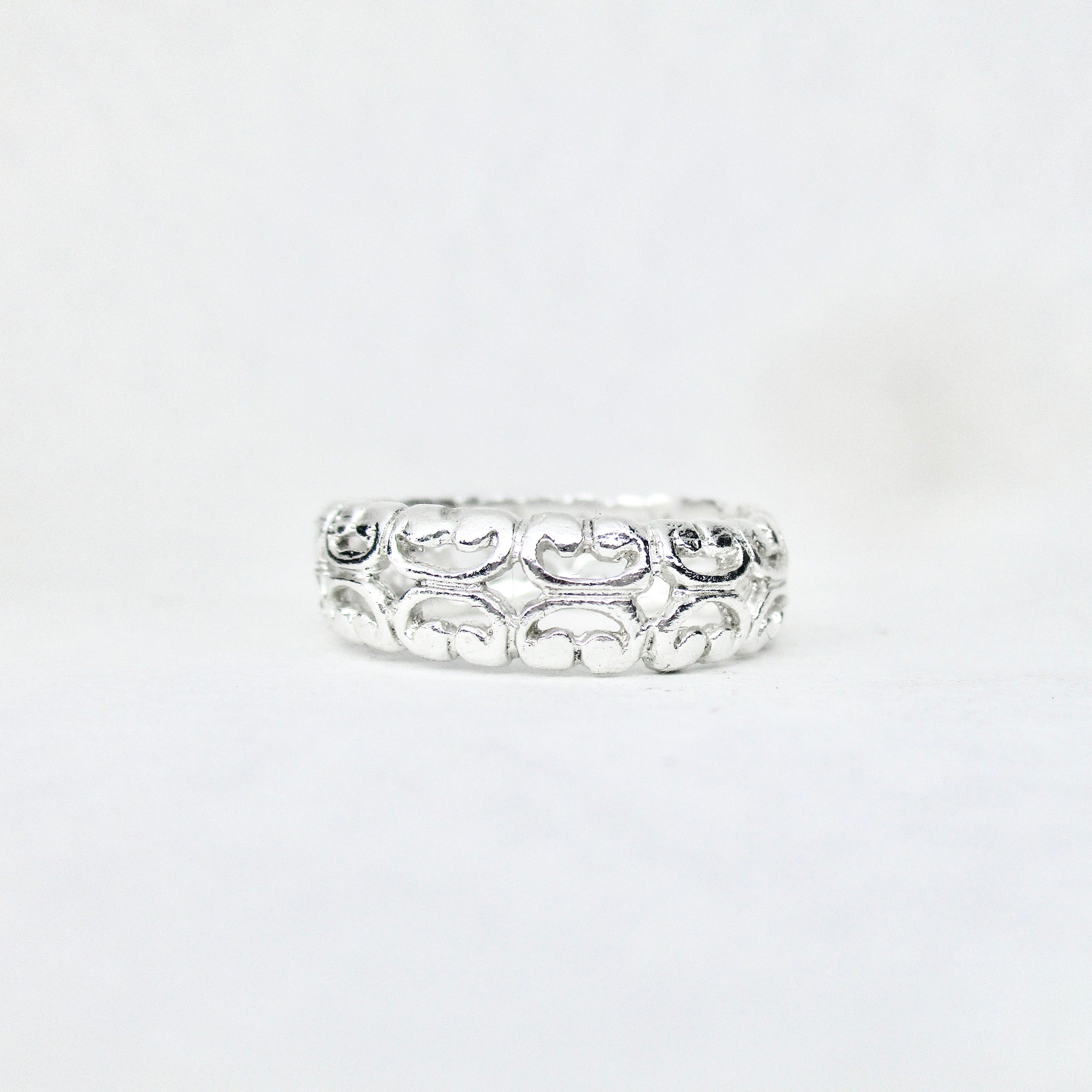 Small Swirl Pattern Ring