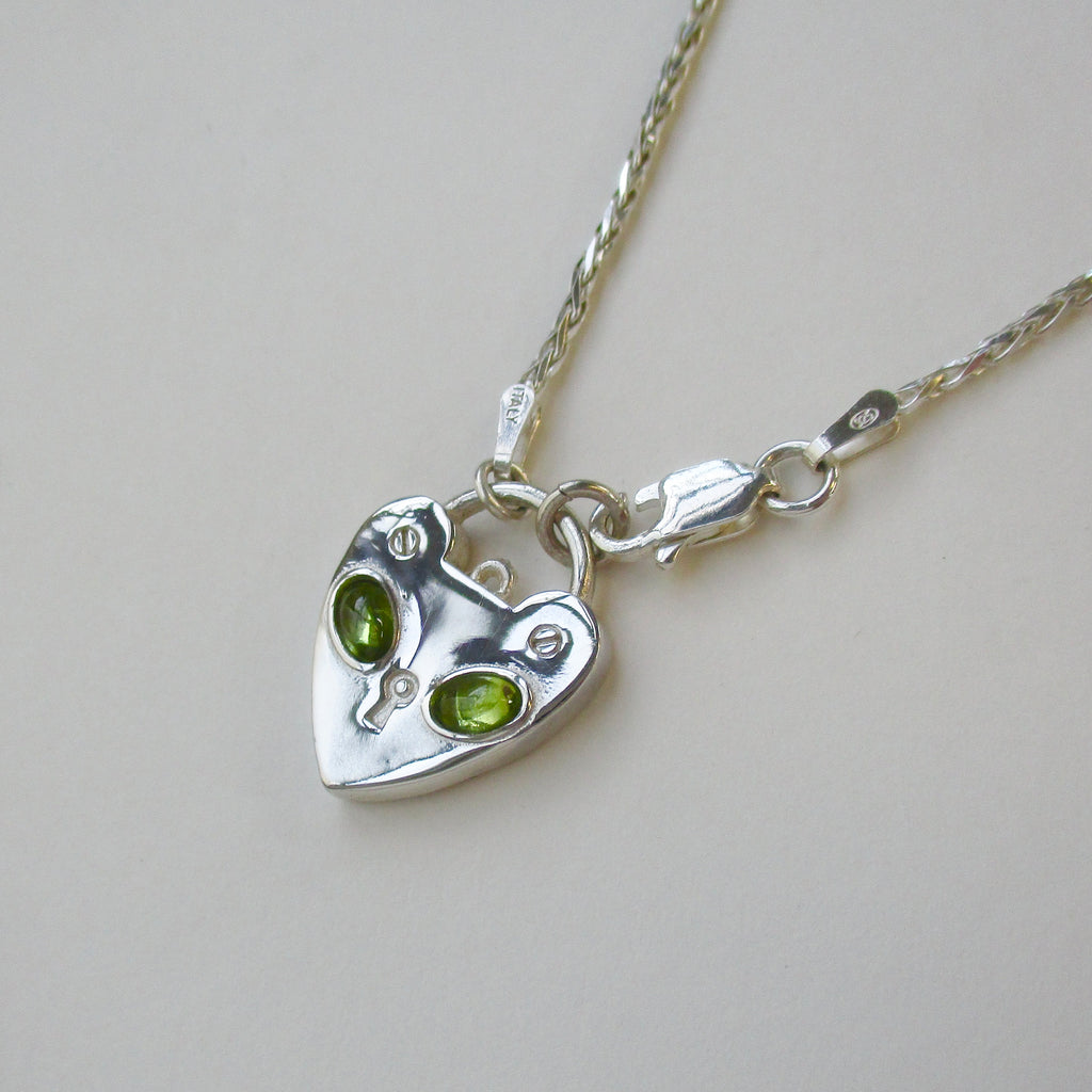 Kitty Padlock in Peridot