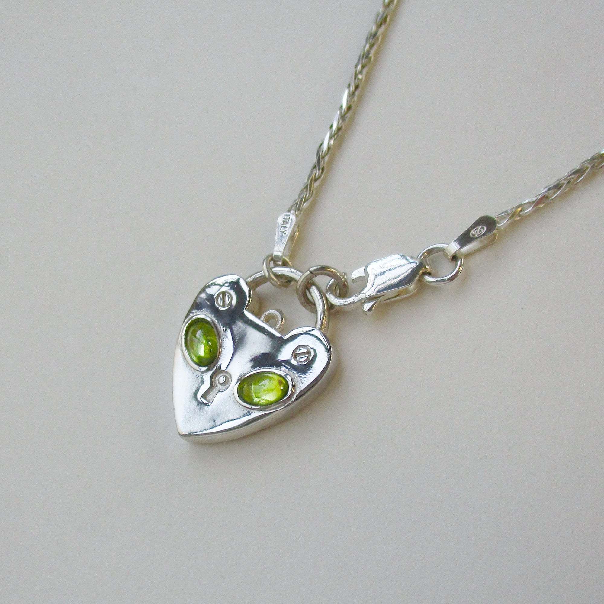 Kitty Padlock in Peridot