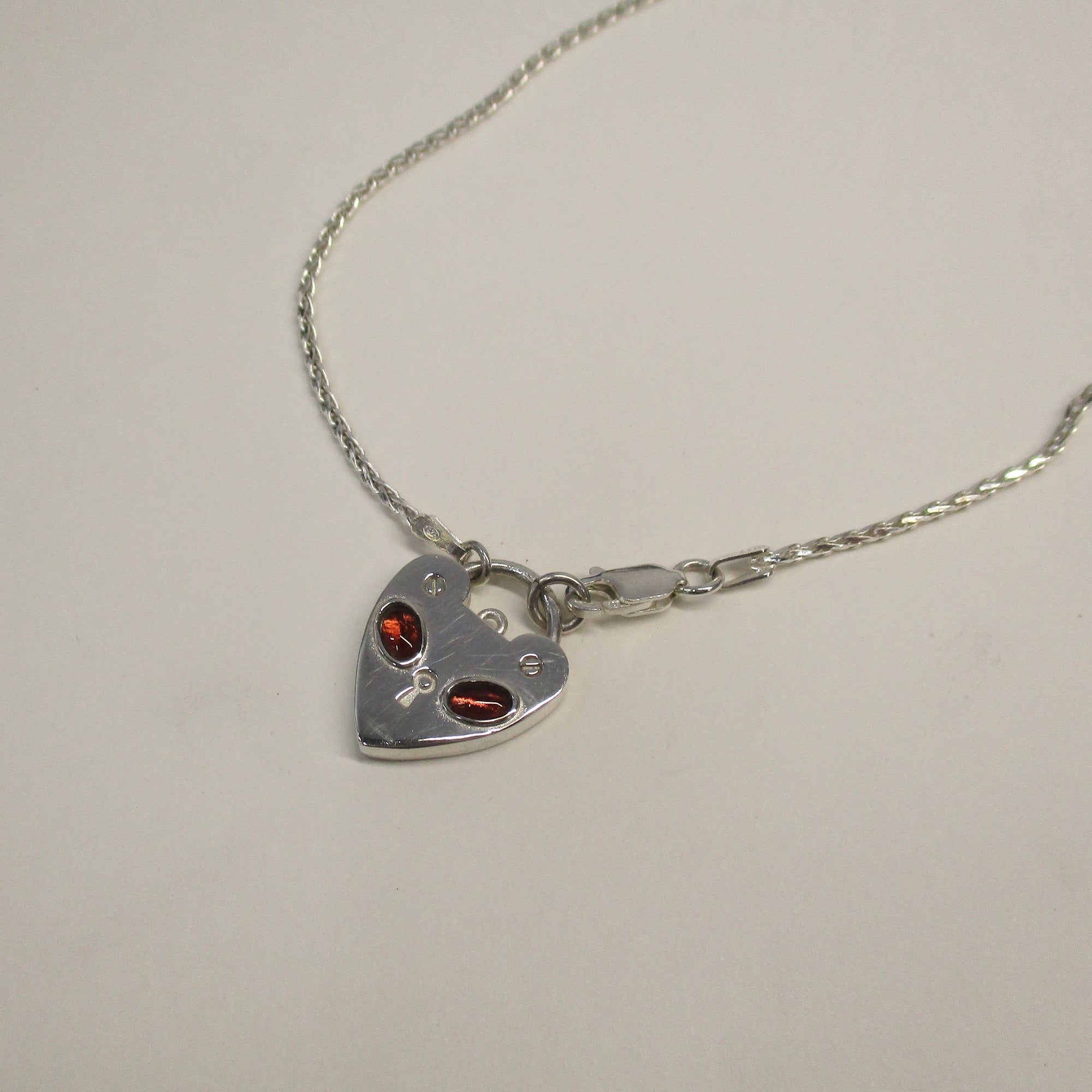 Kitty Padlock in Garnet