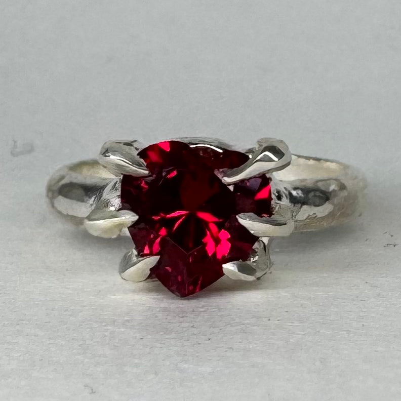 Lab Ruby Spiked Claws Size H