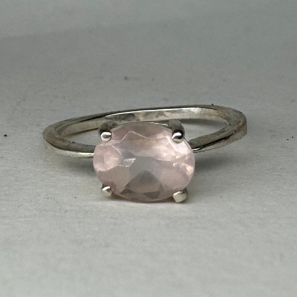 Rosy Quartz Oval Solitaire Size K