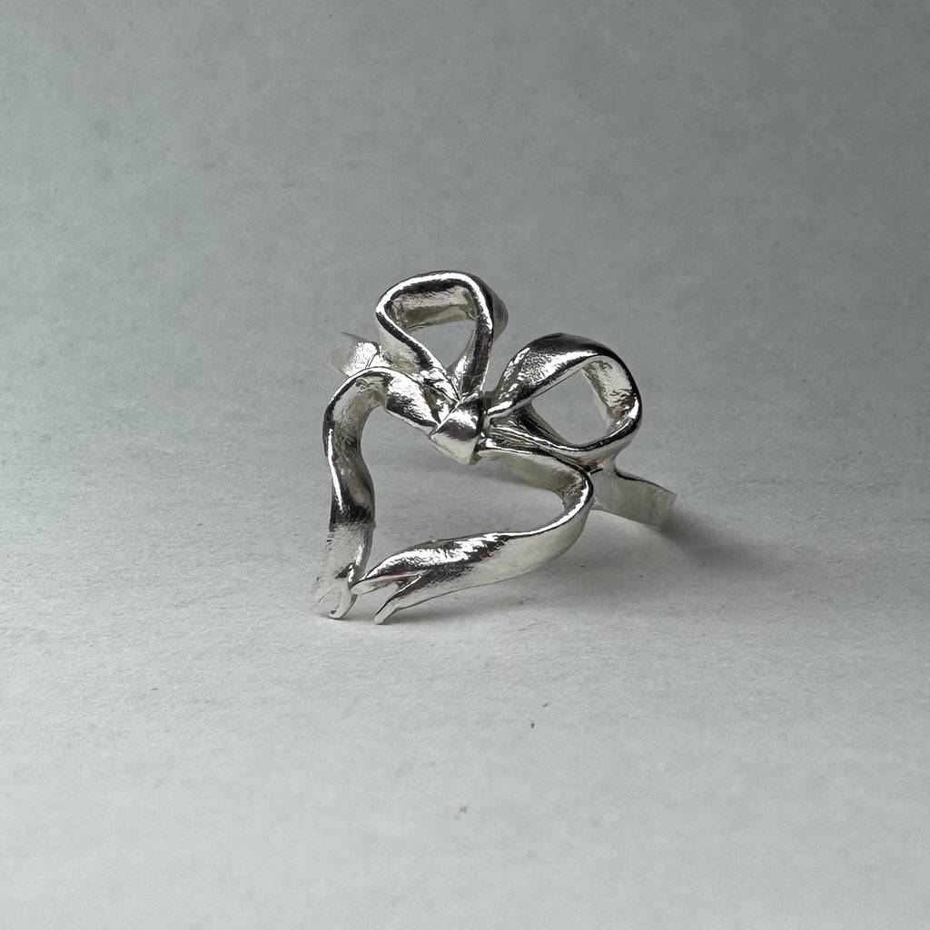 Bow Ring [last one ever!] sz T