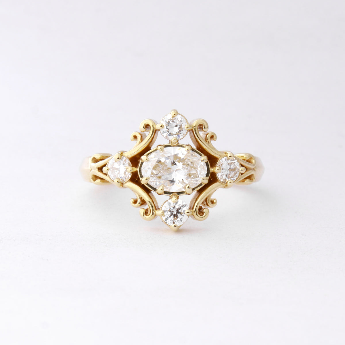 Dauphine Ring in Gold