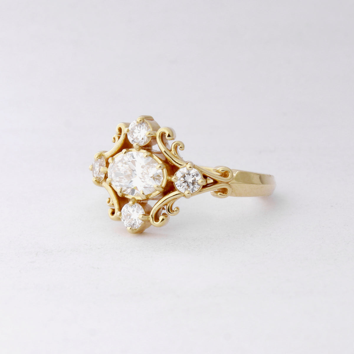 Dauphine Ring in Gold
