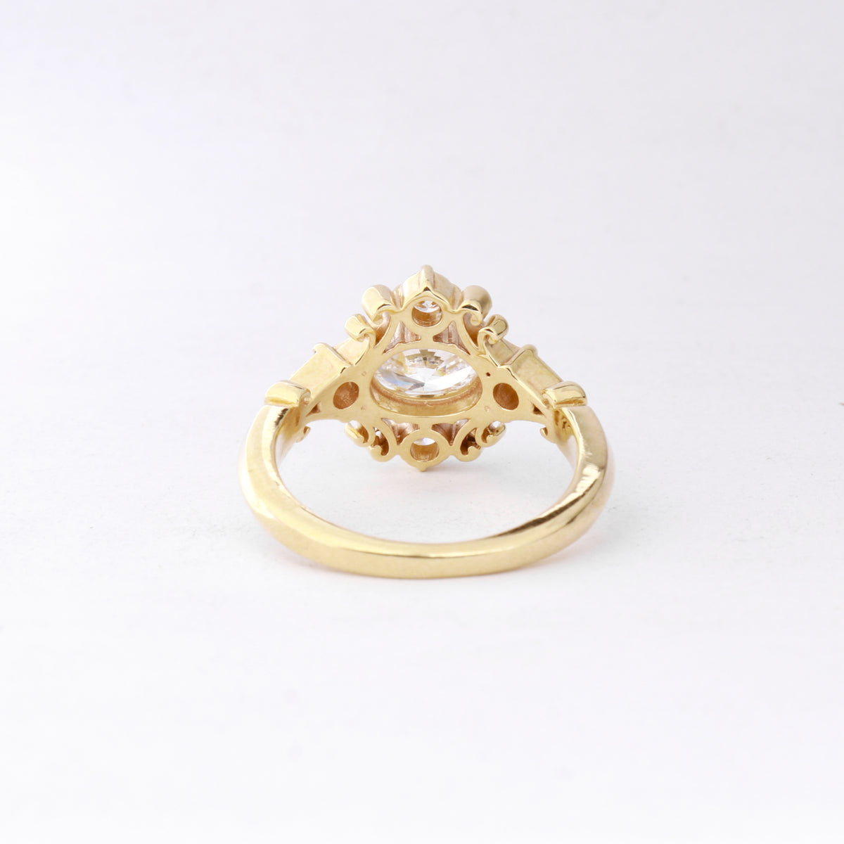 Dauphine Ring in Gold