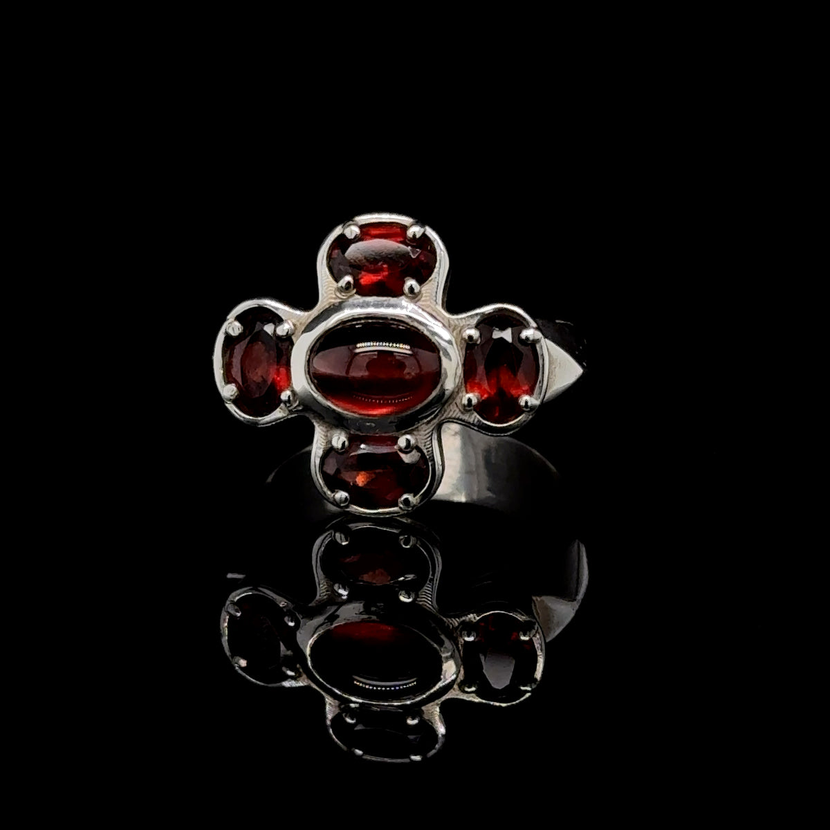 Cruciform Ring in Garnet